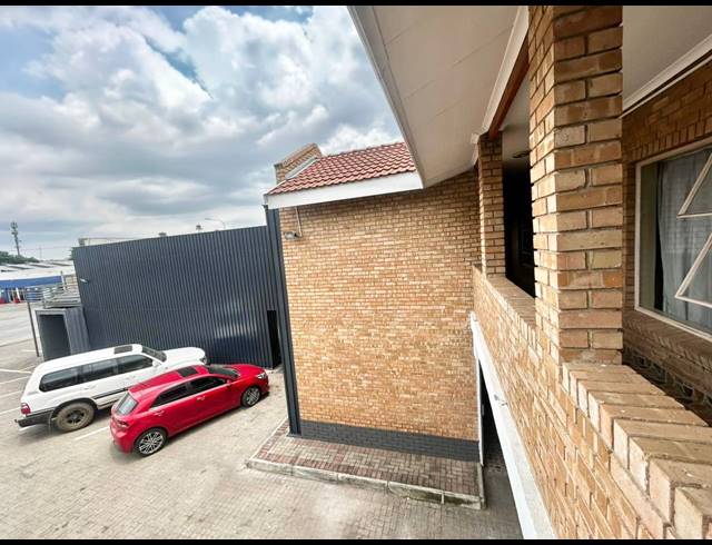 1,400M² BUSINESS CENTRE FOR SALE IN ANNADALE